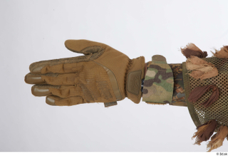 Photos Frankie Perry Army Sniper KSK Germany gloves hand 0005.jpg